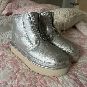brand new metallic silver platform uggs